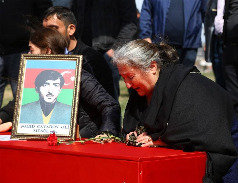 Hocalı katliamının yedi kurbanının kalıntısı Hocalı'da defnedildi - Resim: 8